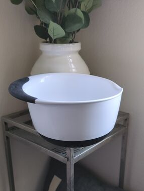 OXO 3 Quart Mixing Bowl